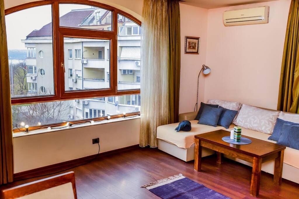 Sea View Apartment Next To Sea Garden And Beach Varna Exteriér fotografie