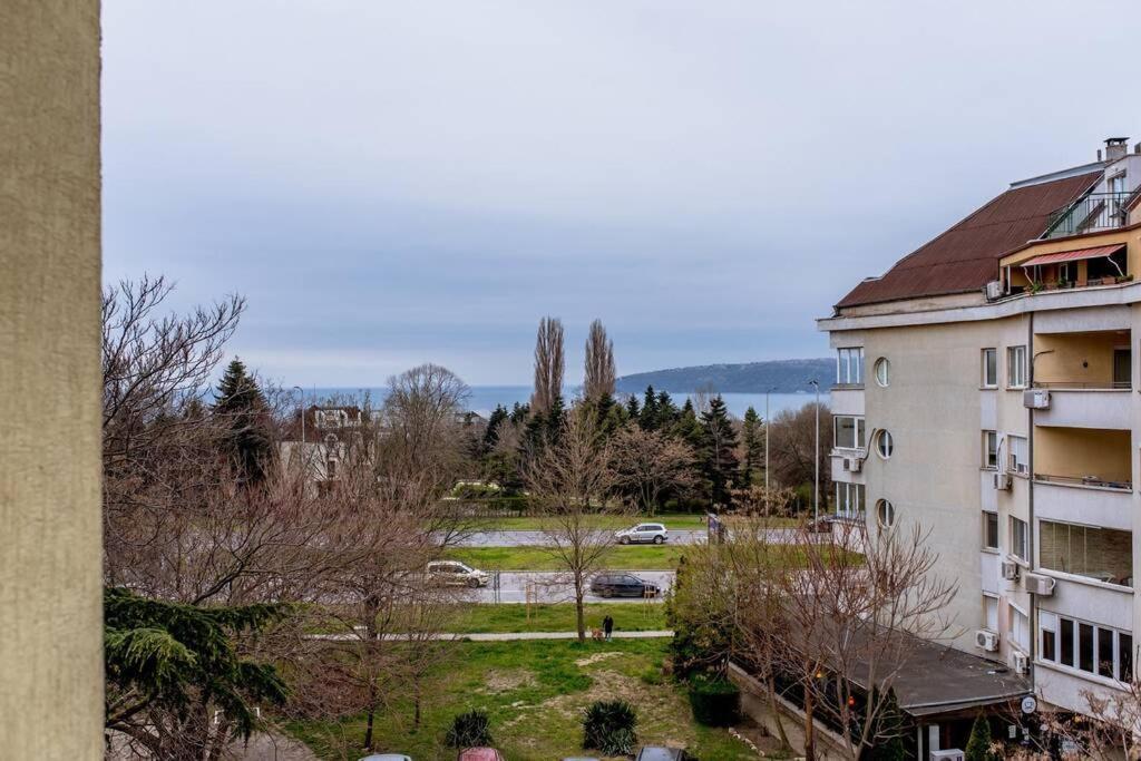 Sea View Apartment Next To Sea Garden And Beach Varna Exteriér fotografie