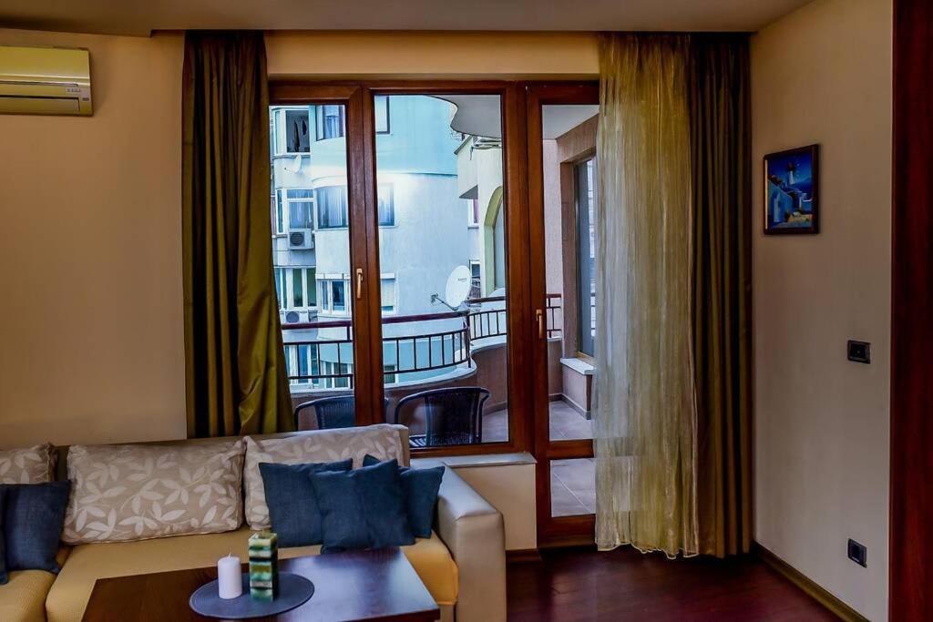 Sea View Apartment Next To Sea Garden And Beach Varna Exteriér fotografie