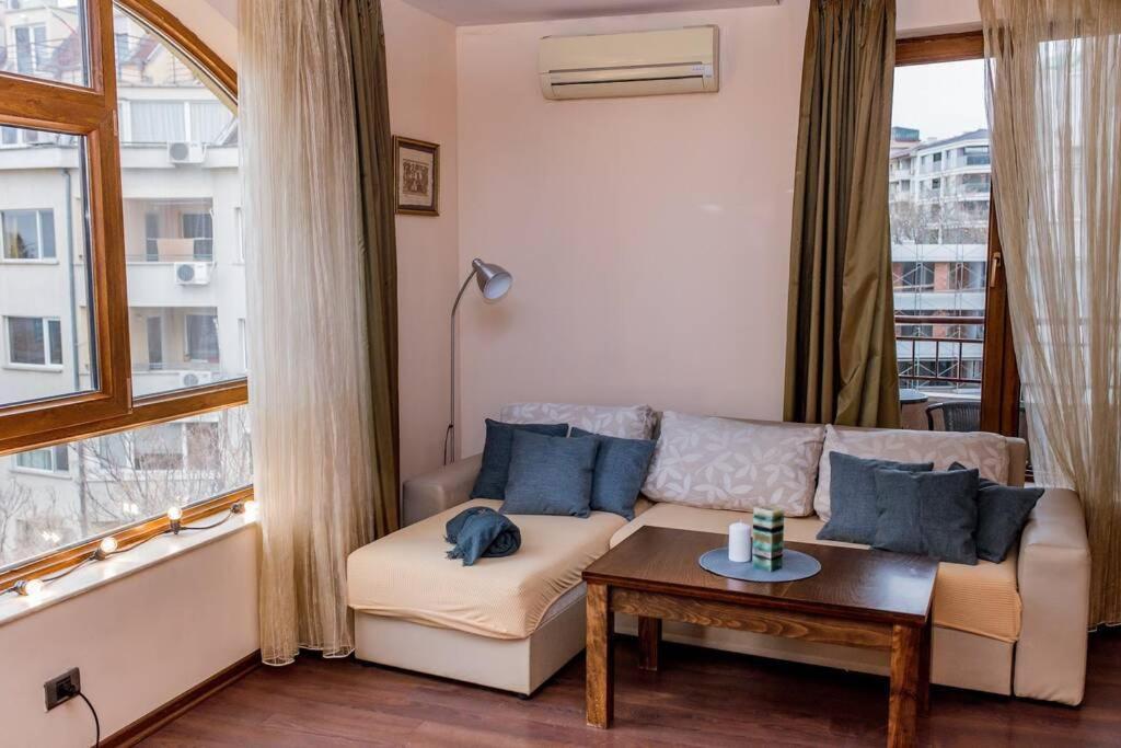 Sea View Apartment Next To Sea Garden And Beach Varna Exteriér fotografie